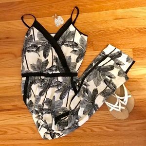 🔆🌴💛Host Pick💛🌴🔆 Palm Print Jumpsuit